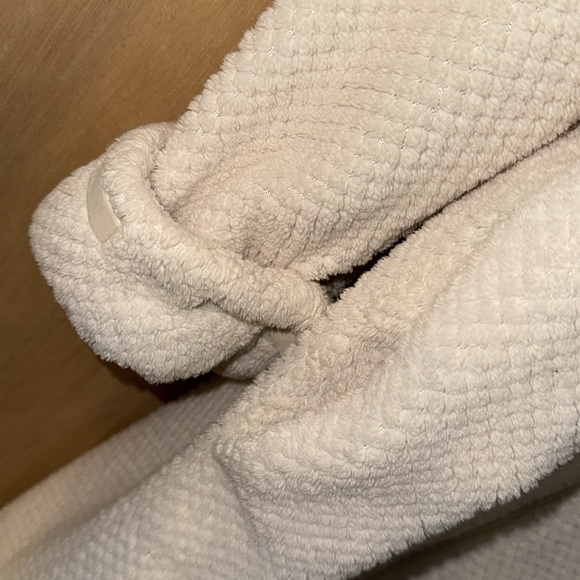 Jasmine Rose housecoat - Picture 2 of 4